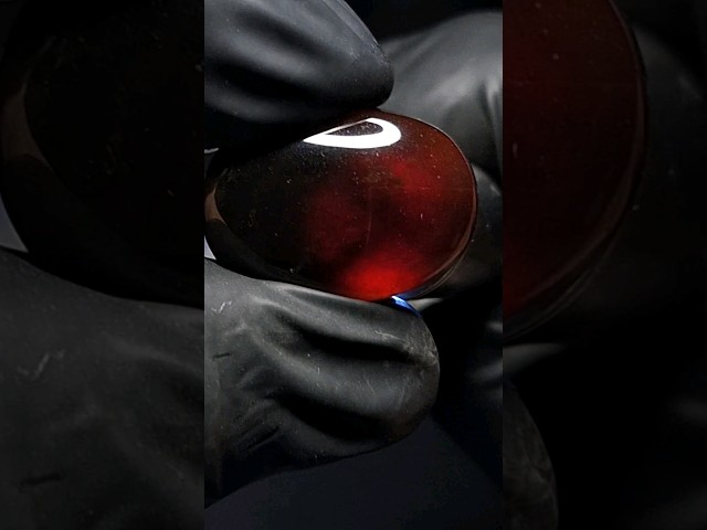 حجر عقيق طبيعي تشكيل جميل موثق ومفحوص بشهادة مختبر