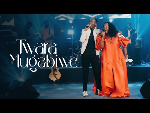 TWARAMUGABIWE - Ben & Chance (Official Live Video)