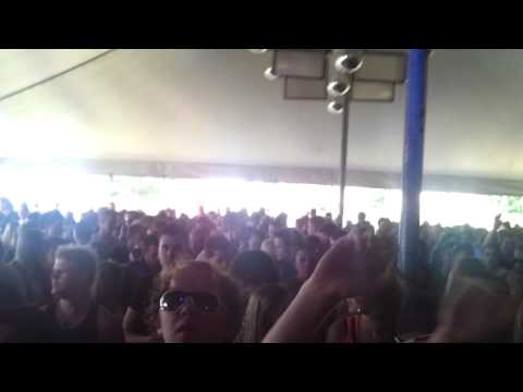 E-Force playing Zero Sanity Vs. Kevin Kaos - Hit The Floor @ Dream Village 2012