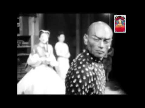 Yul Brynner and Gertrude Lawrence in THE KING AND I (1952, Broadway)