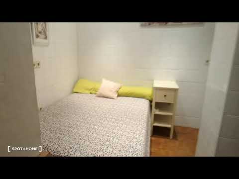 Practical 2-bedroom apartment for rent near Plaça d'Espanya in Sants - Spotahome (ref 379244)