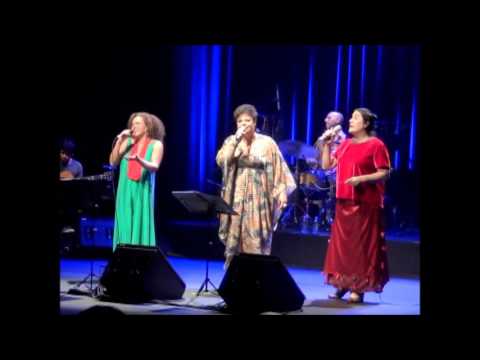 Ceumar, Fabiana Cozza e Mônica Salmaso - Canto Em Qualquer Canto