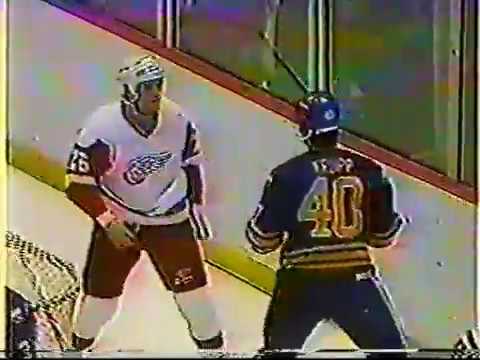 Uwe Krupp vs Joey Kocur