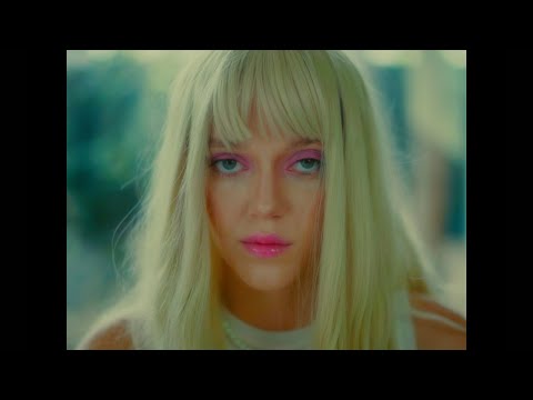 Cocofunka - Toys & Guns  ft. Toledo / voce o na ft. Andrea Cruz (video oficial)