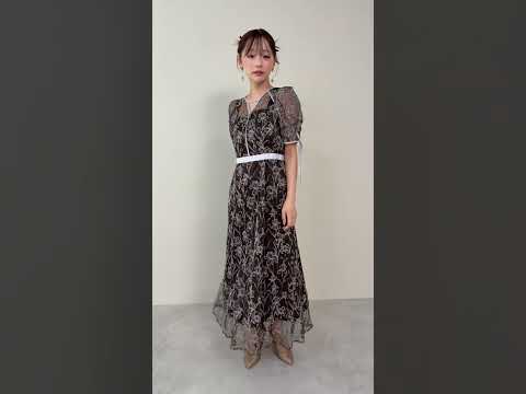 ブラウンのラインフラワーエンブロイダリードレス 動画