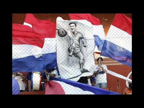 "Grande como su gente" Barra: Garra Alba • Club: Club Nacional Paraguay