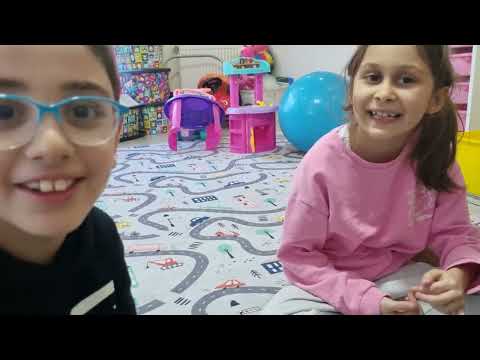 Nawaf with the girls! Lana's ice creams!