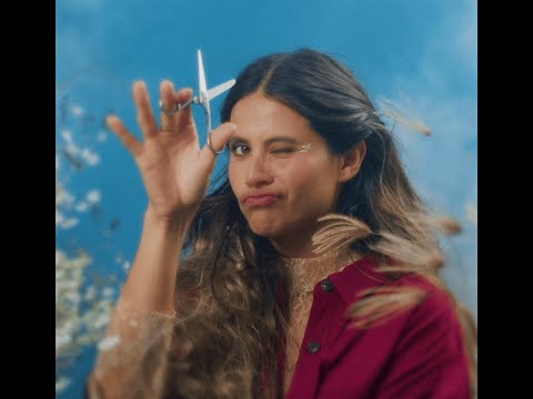 Luz Pinos - Hierba mala (Video Oficial)