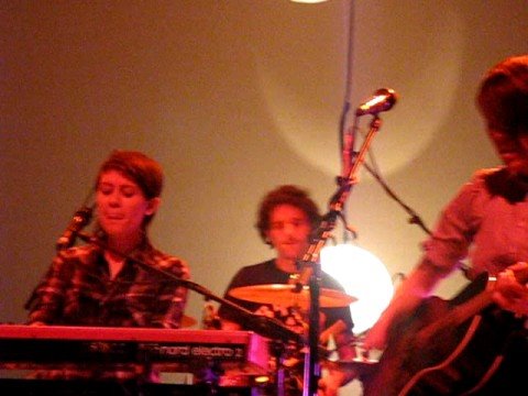 18/18 Tegan & Sara - Tegan Makes Faces During BIYH @ State Theater, Minneapolis, MN