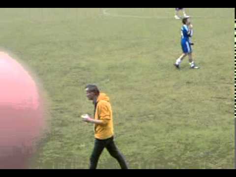 Die Oberbiene beim Spiel ETSV Weiche