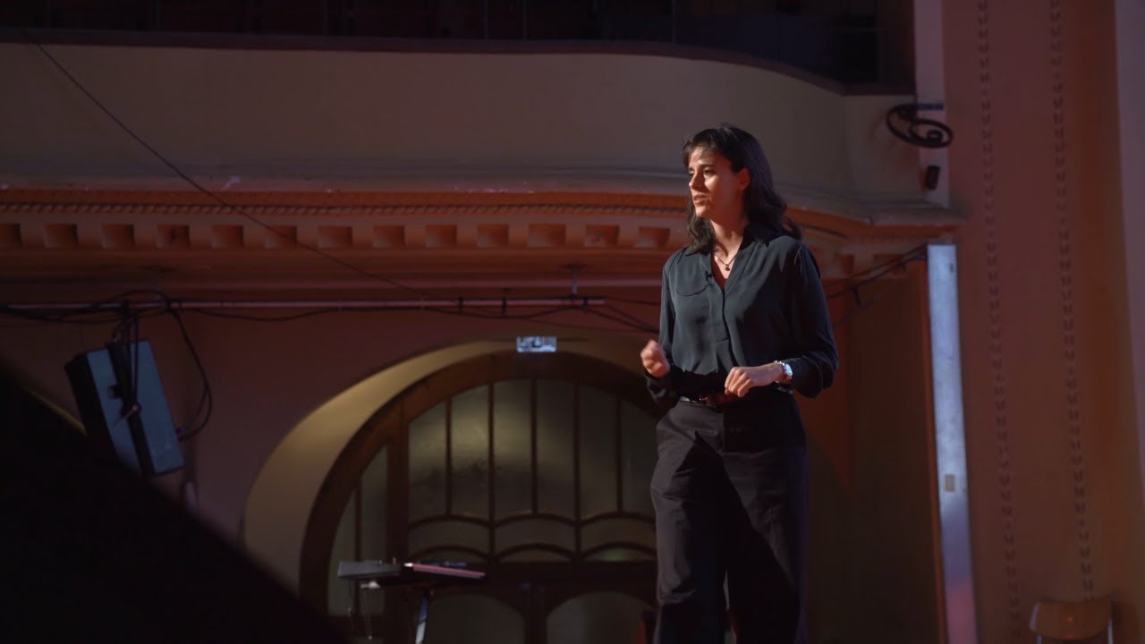 The power of analogue | Carissa Veliz | TEDxGeneva