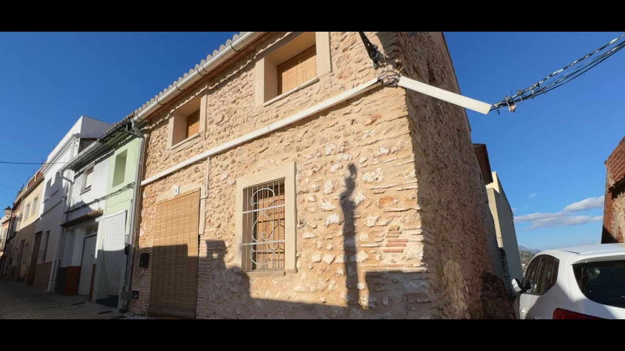 Semi-detached House for Sale in Villalonga