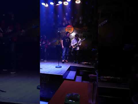 Showcase ronnie hussein at aramaite frenz club