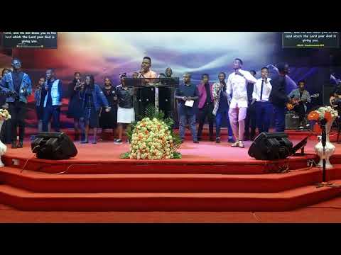 NITAKUSHUKURU NAMNA GANI//TWAKUSIFU BY RUTH WAMUYU LIVE ATHAPPY CHURCH MEGA RUIRU FT PRINCE G VICTOR