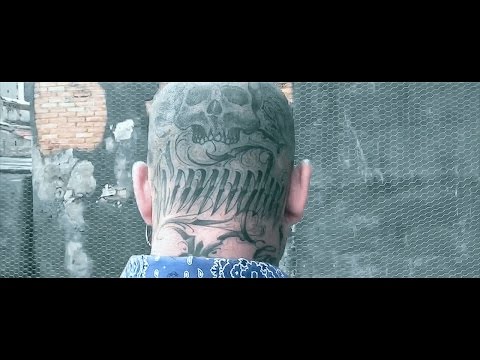 WALINO & MAX IL NANO - LÀ FUORI (video ufficiale)