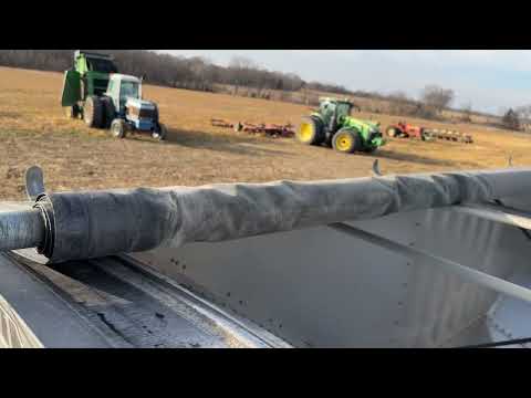 BIG IRON ONLINE AUCTION 2-25-2026: 2017 Jet T/A 42' Aluminum Hopper Grain Trailer