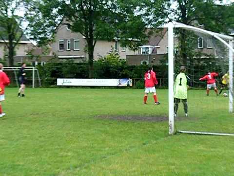 Uchta Da1 - Dodewaard Da1 -17-05-2009 - Doelpunt Mariam Chaoui