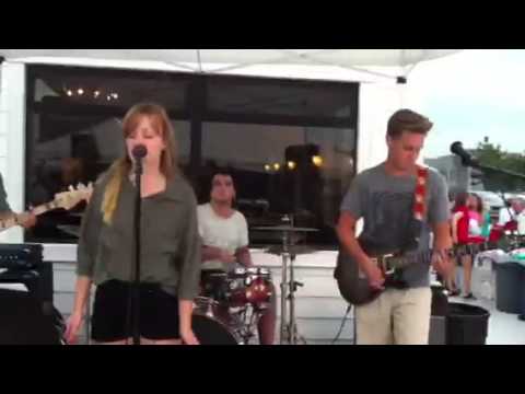 Either way covering Santi Gold 'Disparate Youth'