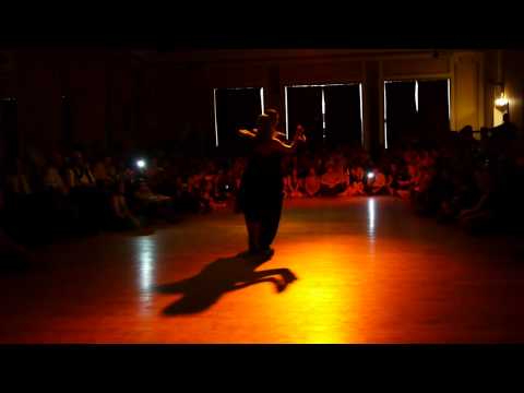 Sebastian Arce and Mariana Montes - A quien le puede importar-