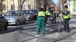 След сигнал на еТВ запълват дупките по пътищата в Хасково