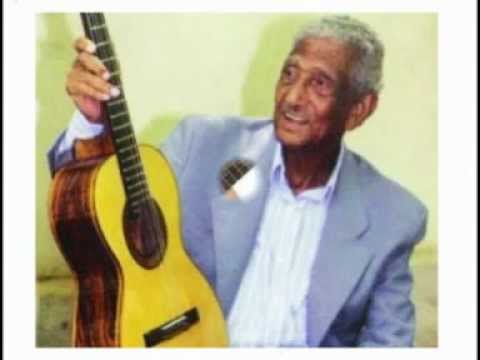 ESTÁ FALTANDO UMA VIOLA NO MUSEU - João Pacífico