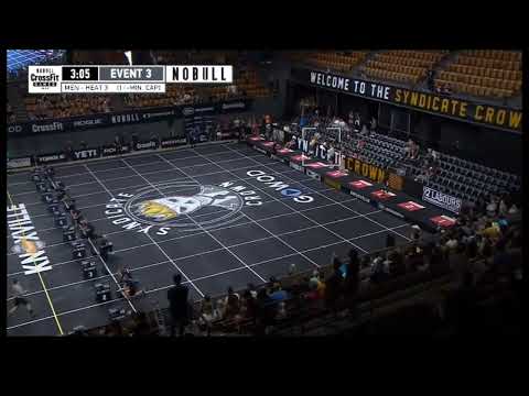 Scott Panchick running to the finish line after injuring knee in Rope Climb Event 3 Syndicate Crown