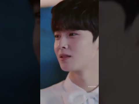 Ahn yujin (Iz*One) x Cha eunwoo (Astro) KISS