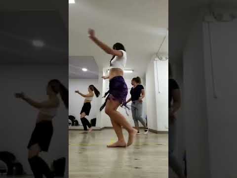 The magic of the Belly Dance community with Laura #colombia #studio