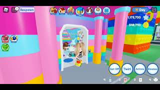 A day in Twilight Daycare (Helping Manager)