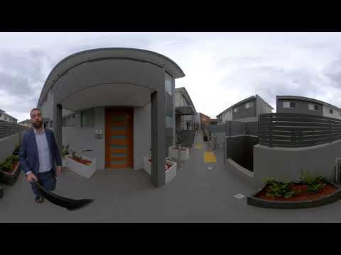 Doing it Different - Keeping it Interesting! - One of the first ever 360 degree real estate videos.