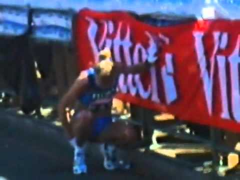 Female Marathon Runner stops only to Pee on the Road.flv