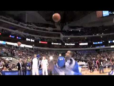 JJ Barea PreGame Dunk
