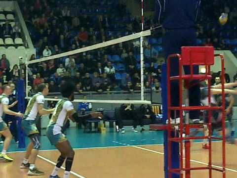 Волейболисты «Белогорья» обыграли красноярцев