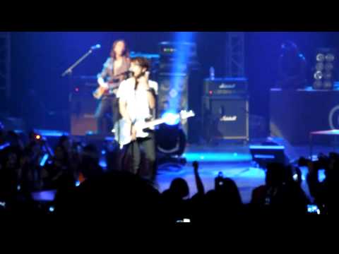 120309 CN Blue - I'm a Loner Live at L.A Live