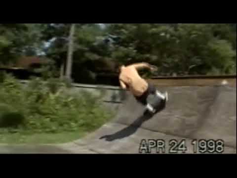 Fred Durst skateboarding in 1998
