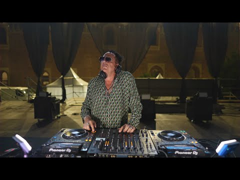 Joe T Vannelli | Castello Sforzesco | Milano (Italy)