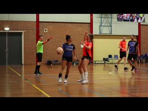 You gotta see this Dutch Team play Korfball.            KV Apeldoorn 1