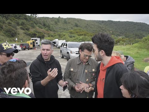 Carlos Vives, Sebastián Yatra - Robarte un Beso (Behind the Scenes)