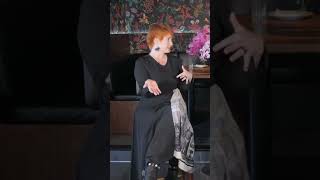 Sixpence None The Richer’s Leigh Nash hearing Kiss Me for the first time on the radio 💋