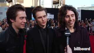 The Ceremonies on the AMAs Red Carpet 2013