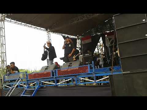 SIANG SEBERANG SEBUAH ISTANA Iway Falstinoes Rabbanie and Cheppy Oi