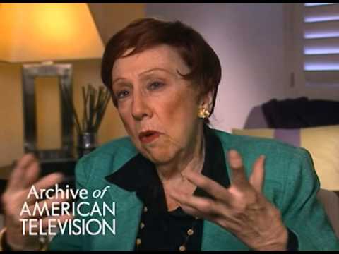 Jean Stapleton discusses Mike and Gloria on "All in the Family" - EMMYTVLEGENDS.ORG