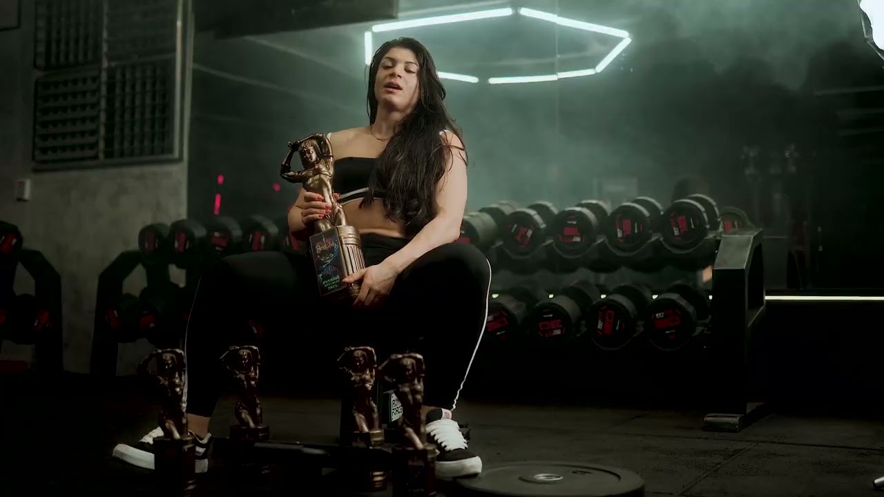 Clique para assistir o vídeo de Thais Cortes