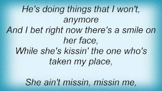Jason Mccoy - She Ain&#39;t Missin&#39; Missin&#39; Me Lyrics