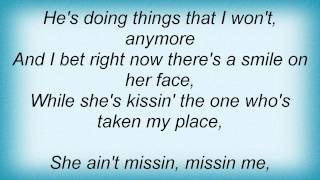 Jason Mccoy - She Ain&#39;t Missin&#39; Missin&#39; Me Lyrics