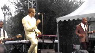 Raphael Saadiq - Keep marchin&#39; Nice Jazz Festival