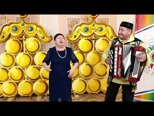 17-нче февраль көнне 32 еллык тарихы булган ,,Ихлас,, халык фольклор ансамбленең үзешчән артистлары, җыр-моң яратучы дусларны hәм шәhәребез кунакларын ,,Аулак өй,, гә кунакка чакырды.