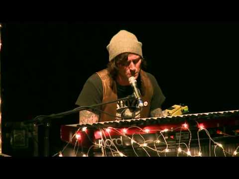 Videoclip de Cigarette Lighter Love Song (Live) — Butch Walker