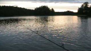 preview picture of video 'Saimaalla kalassa, hauki kiinni.'