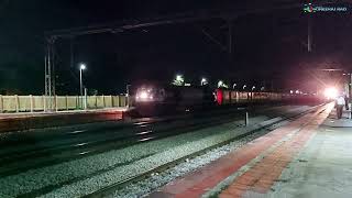 Download lagu KJM WDP4D vs BGKT WDP4B ICF Trains 'Race' Out of Kadur | 40001 Visits SWR mp3 Download lagu KJM WDP4D vs BGKT WDP4B ICF Trains 'Race' Out of Kadur | 40001 Visits SWR mp3